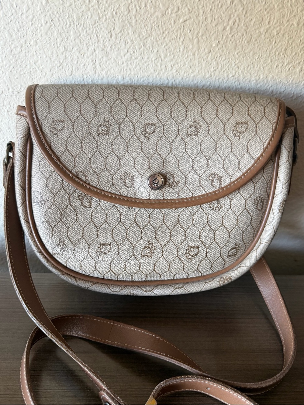 Dior vintage Cream Crossbody Saddle Bag - Women's Elegant Shoulder Purse - Picture 15 of 16